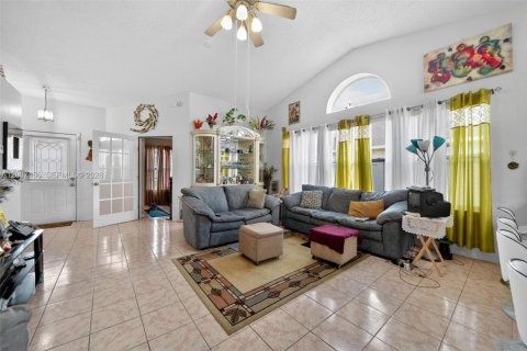 Villa ou maison à vendre à Orlando, Floride: 3 chambres, 210.33 m2 № 2270791 - photo 5
