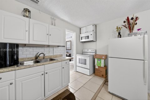 Villa ou maison à vendre à Orlando, Floride: 3 chambres, 210.33 m2 № 2270791 - photo 9