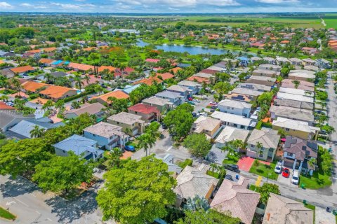 Купить виллу или дом в Майами, Флорида 4 спальни, 213.86м2, № 1936027 - фото 10