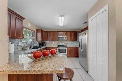 Купить виллу или дом в Майами, Флорида 4 спальни, 213.86м2, № 1936027 - фото 22