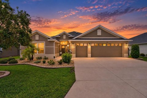 Casa en The Villages, Florida 3 dormitorios, 188.87 m2 № 2377870