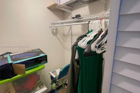 Купить кондоминиум в Холливуд, Флорида 2 спальни, 127.09м2, № 2014030 - фото 14