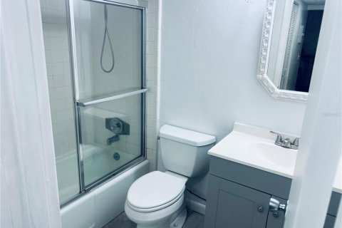 Condo in Orlando, Florida, 1 bedroom  № 2277668 - photo 26