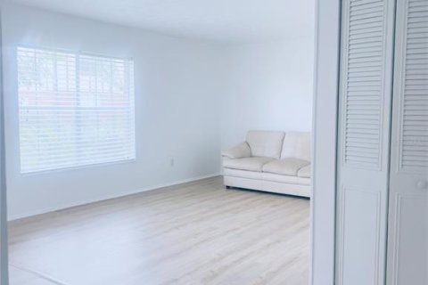 Condo in Orlando, Florida, 1 bedroom  № 2277668 - photo 14