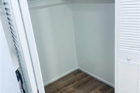 Condo in Orlando, Florida, 1 bedroom  № 2277668 - photo 28