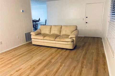 Condo in Orlando, Florida, 1 bedroom  № 2277668 - photo 17