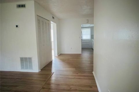Condo in Orlando, Florida, 1 bedroom  № 2277668 - photo 30
