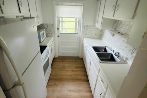 Condo in Orlando, Florida, 1 bedroom  № 2277668 - photo 4