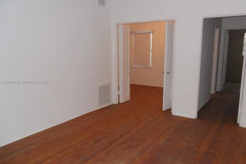 Condo in Miami Beach, Florida № 2146498 - photo 3