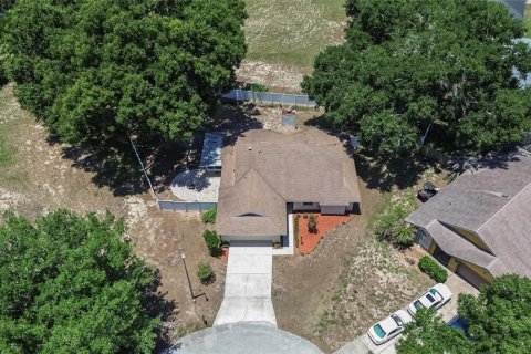 House in Winter Haven, Florida 3 bedrooms, 159.05 sq.m. № 2117879 - photo 2