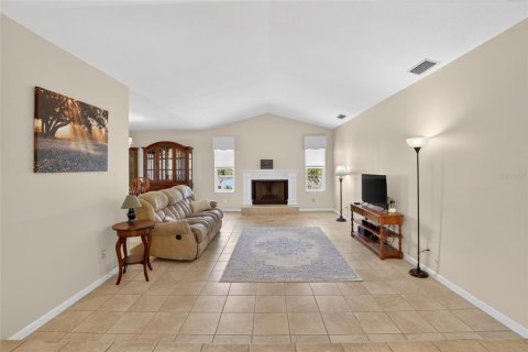 House in Winter Haven, Florida 3 bedrooms, 159.05 sq.m. № 2117879 - photo 6