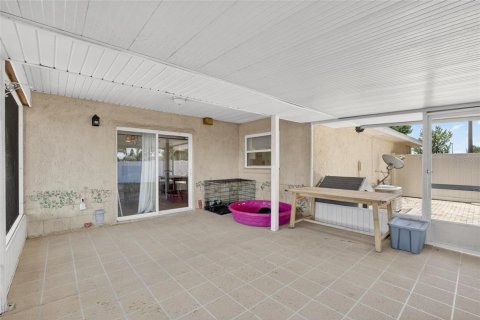 House in Winter Haven, Florida 3 bedrooms, 159.05 sq.m. № 2117879 - photo 22