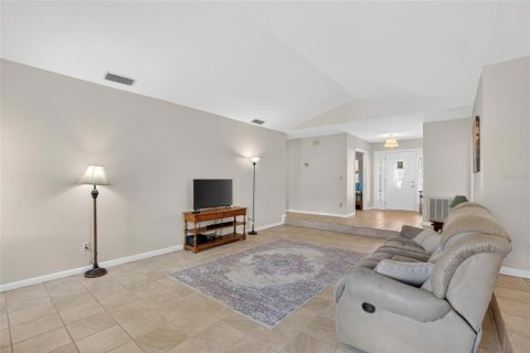 House in Winter Haven, Florida 3 bedrooms, 159.05 sq.m. № 2117879 - photo 8
