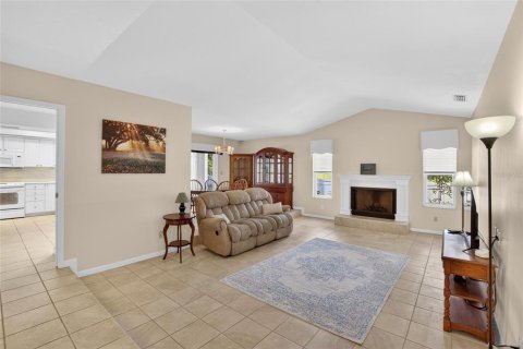 House in Winter Haven, Florida 3 bedrooms, 159.05 sq.m. № 2117879 - photo 5