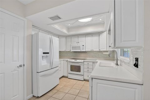 House in Winter Haven, Florida 3 bedrooms, 159.05 sq.m. № 2117879 - photo 16