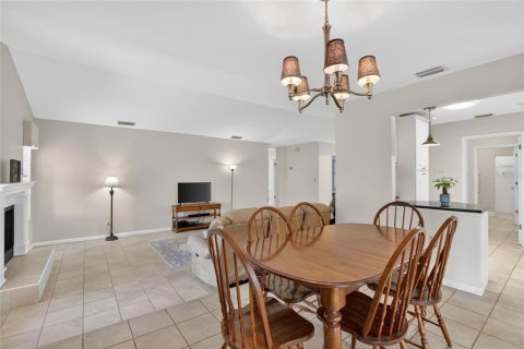 House in Winter Haven, Florida 3 bedrooms, 159.05 sq.m. № 2117879 - photo 12