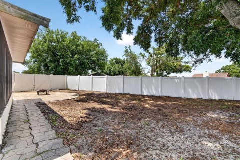 House in Winter Haven, Florida 3 bedrooms, 159.05 sq.m. № 2117879 - photo 28
