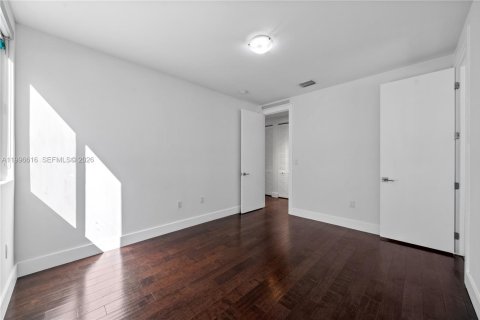 Casa en venta en Doral, Florida, 4 dormitorios, 281.49 m2 № 2058164 - foto 21