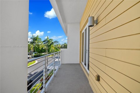Casa en venta en Doral, Florida, 4 dormitorios, 281.49 m2 № 2058164 - foto 18