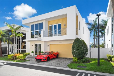 Casa en Doral, Florida 4 dormitorios, 281.49 m2 № 2058164