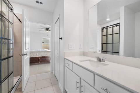 House in Lakeland, Florida 5 bedrooms, 216.09 sq.m. № 2259457 - photo 11