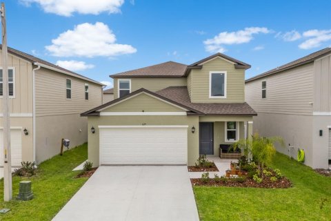 House in Lakeland, Florida 5 bedrooms, 216.09 sq.m. № 2259457
