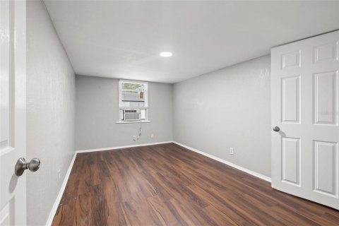 Propiedad comercial en venta en Saint Petersburg, Florida, 5 dormitorios, 194.54 m2 № 1916415 - foto 17