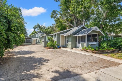Propiedad comercial en venta en Saint Petersburg, Florida, 5 dormitorios, 194.54 m2 № 1916415 - foto 1