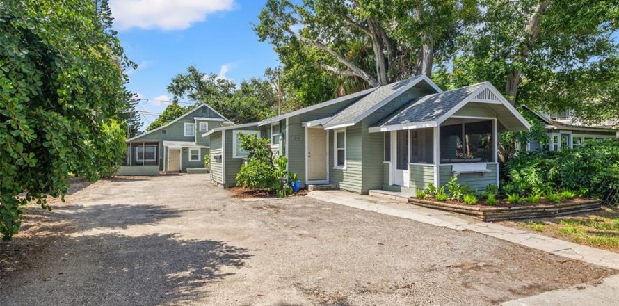 Immobilier commercial à Saint Petersburg, Floride 5 chambres, 194.54 m2 № 1916415