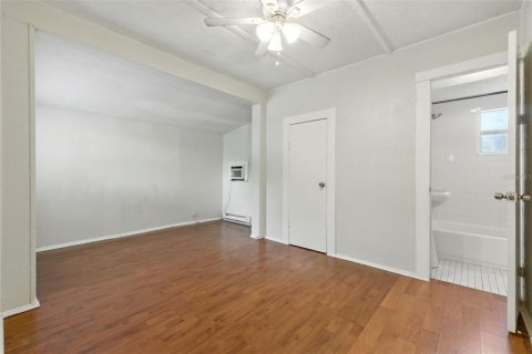 Propiedad comercial en venta en Saint Petersburg, Florida, 5 dormitorios, 194.54 m2 № 1916415 - foto 8