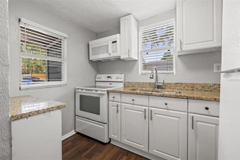 Propiedad comercial en venta en Saint Petersburg, Florida, 5 dormitorios, 194.54 m2 № 1916415 - foto 21