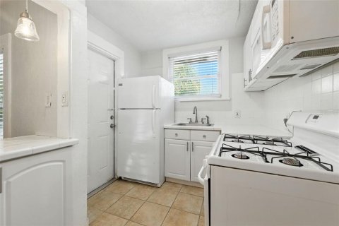 Propiedad comercial en venta en Saint Petersburg, Florida, 5 dormitorios, 194.54 m2 № 1916415 - foto 3