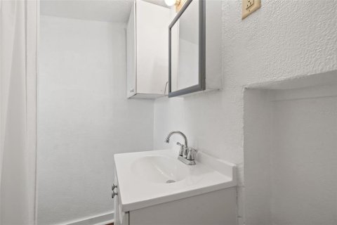 Propiedad comercial en venta en Saint Petersburg, Florida, 5 dormitorios, 194.54 m2 № 1916415 - foto 29