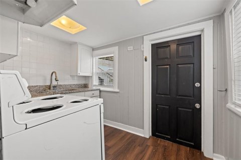 Propiedad comercial en venta en Saint Petersburg, Florida, 5 dormitorios, 194.54 m2 № 1916415 - foto 15