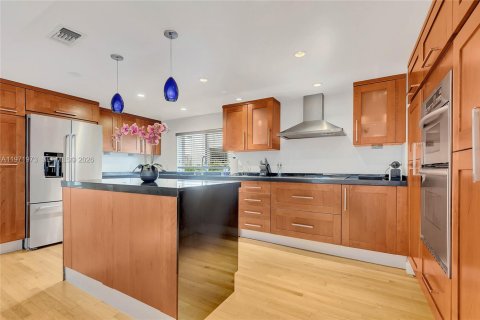 Villa ou maison à louer à Miami, Floride: 3 chambres, 215.63 m2 № 2042270 - photo 8