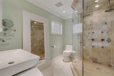 Villa ou maison à louer à Miami, Floride: 3 chambres, 215.63 m2 № 2042270 - photo 14
