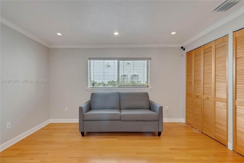 Villa ou maison à louer à Miami, Floride: 3 chambres, 215.63 m2 № 2042270 - photo 21