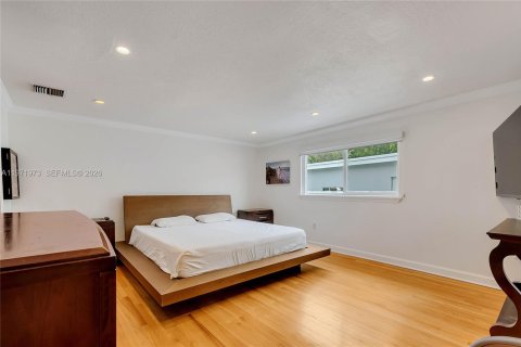 Villa ou maison à louer à Miami, Floride: 3 chambres, 215.63 m2 № 2042270 - photo 12