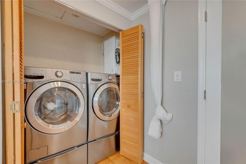 Villa ou maison à louer à Miami, Floride: 3 chambres, 215.63 m2 № 2042270 - photo 22