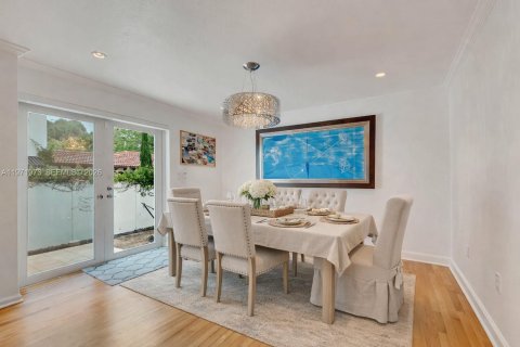 Villa ou maison à louer à Miami, Floride: 3 chambres, 215.63 m2 № 2042270 - photo 10