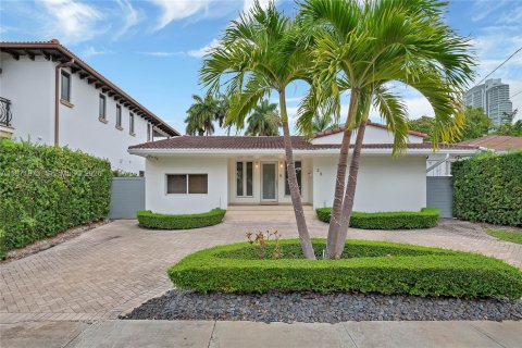 Villa ou maison à louer à Miami, Floride: 3 chambres, 215.63 m2 № 2042270 - photo 3