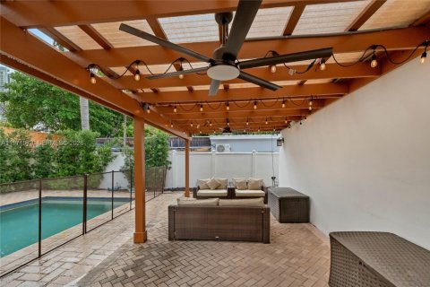 Villa ou maison à louer à Miami, Floride: 3 chambres, 215.63 m2 № 2042270 - photo 26