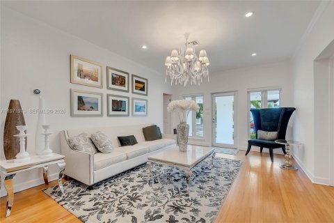 Villa ou maison à louer à Miami, Floride: 3 chambres, 215.63 m2 № 2042270 - photo 5