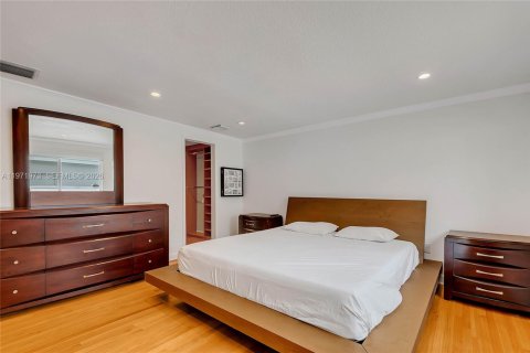 Villa ou maison à louer à Miami, Floride: 3 chambres, 215.63 m2 № 2042270 - photo 13