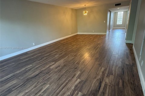 Copropriété à vendre à Weston, Floride: 2 chambres, 114.36 m2 № 2033667 - photo 10