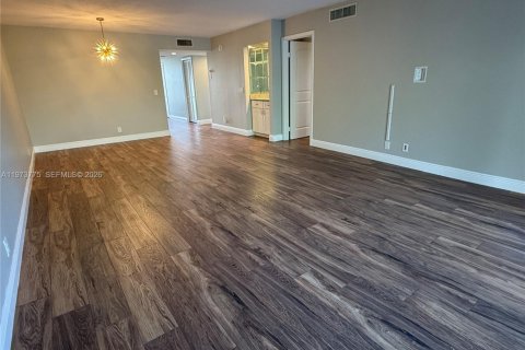 Copropriété à vendre à Weston, Floride: 2 chambres, 114.36 m2 № 2033667 - photo 9