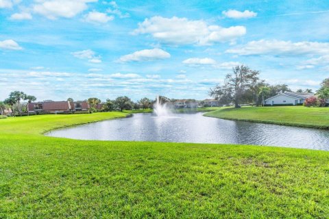 Townhouse in Palm City, Florida 2 bedrooms, 114.83 sq.m. № 981833 - photo 1