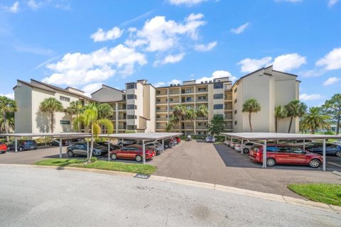 Condominio en venta en Largo, Florida, 2 dormitorios, 133.78 m2 № 1856346 - foto 1