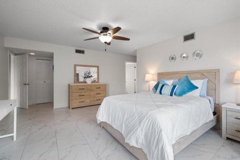 Condominio en venta en Largo, Florida, 2 dormitorios, 133.78 m2 № 1856346 - foto 19