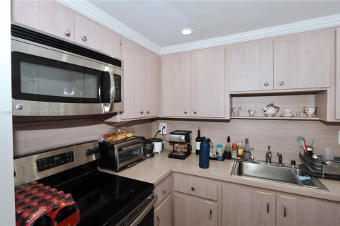 Condominio en venta en Aventura, Florida, 1 dormitorio, 71.35 m2 № 1024024 - foto 8